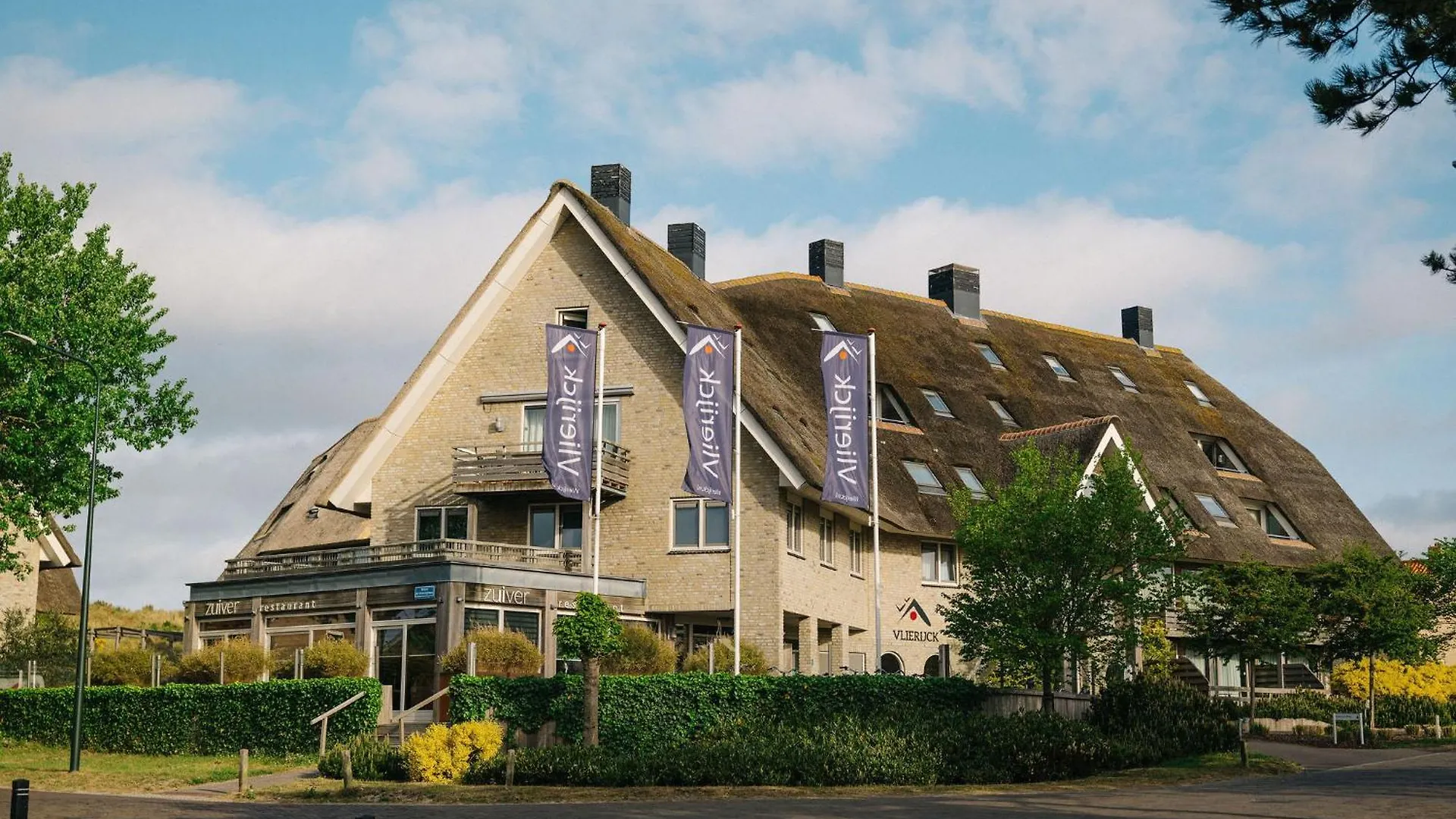 Verblijven aan de Nederlandse Kust: 13 4-Sterrenhotels Vergeleken